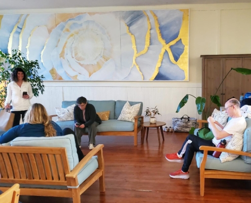 peace_rose_large_scale_painting_yohanna_jessup_cropped_students Peace Rose - a large scale painting in a meditation retreat center creates beauty and harmony in the community space.
